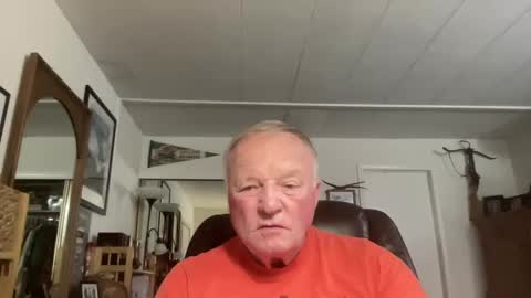 Snapshot of cookoosnest chatting on October 7, 3:46 am cookoosnest online show from October 7, 3:46 am