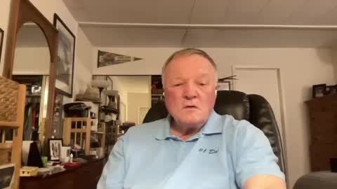 Snapshot of cookoosnest chatting on January 6, 5:41 am cookoosnest online show from January 6, 5:41 am