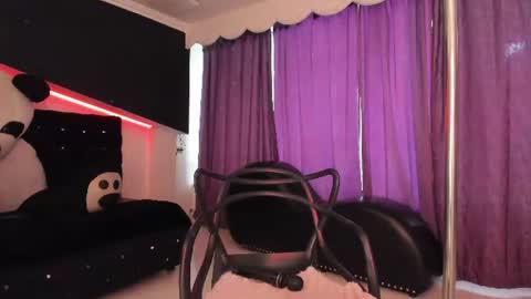 Coral  online show from July 25, 5:55 pm