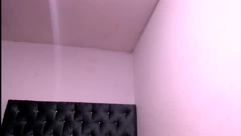 Snapshot of coral_whore18 chatting on October 27, 1:33 pm Coral online show from October 27, 1:33 pm