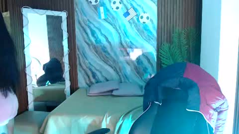 corall_tay1 online show from June 21, 11:49 am