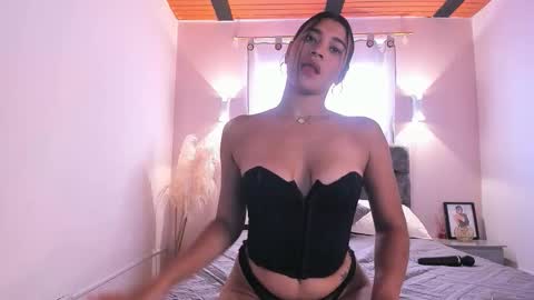 Snapshot of corinabrown_ chatting on October 20, 8:25 pm corinabrown_ online show from October 20, 8:25 pm