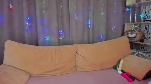 Alice online show from May 1, 9:09 pm