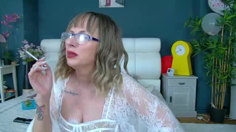 cougarmilf_ online show from March 13, 3:48 pm