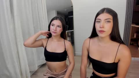 couple_funnyy online show from March 11, 1:59 am