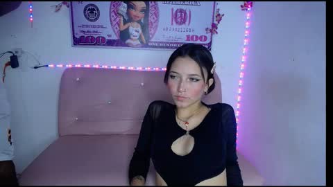 couple_no_limits22 online show from November 4, 12:01 am