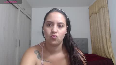  ALEJANDRO Y EMILY  online show from October 21, 10:46 pm