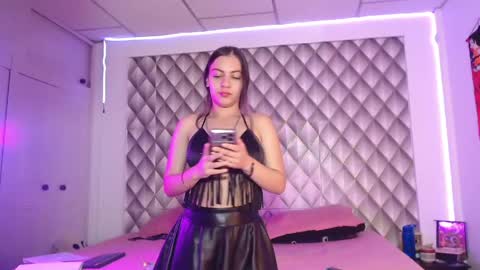 Couplelatin online show from April 25, 8:05 am