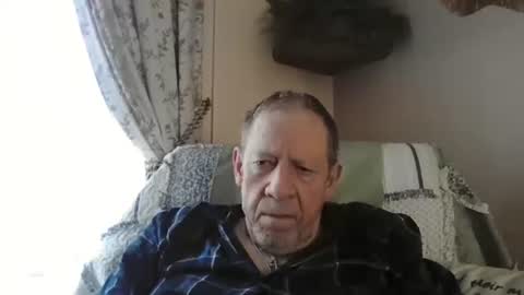 courieral1 online show from March 11, 8:06 am