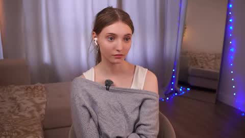 Lina online show from March 12, 9:02 am