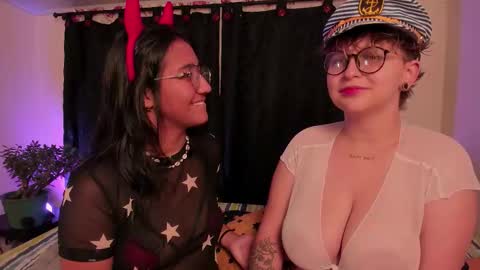 Snapshot of crazy_cakes_ chatting on October 29, 3:52 am Lexie  Rose  online show from October 29, 3:52 am