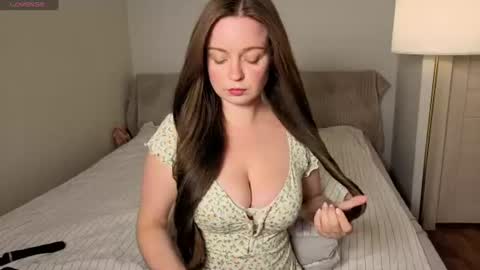 Mia online show from June 22, 7:38 am
