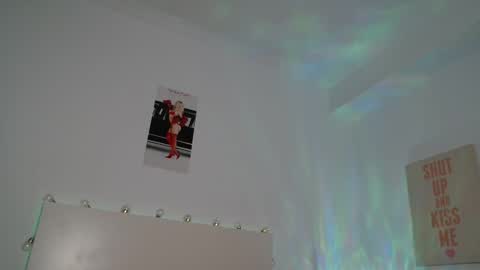 crazy sweetie online show from December 22, 8:32 am