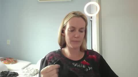 Anny online show from January 6, 5:28 pm