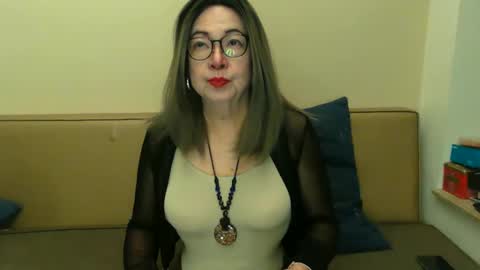 Kelly   online show from February 17, 2:38 pm