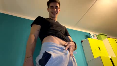 crazydickboy3 online show from December 18, 9:14 am