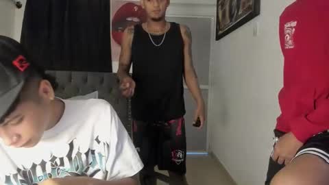crazzy_master1 online show from May 28, 6:33 am
