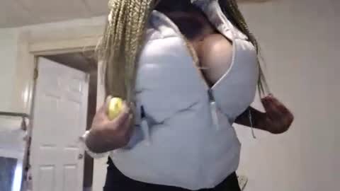 CreamyExotica online show from October 20, 1:27 pm