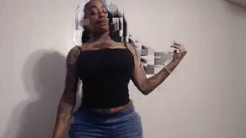 CreamyExotica online show from September 17, 1:03 pm