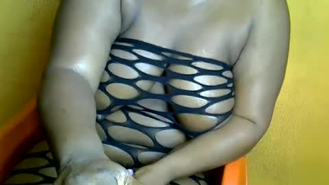 creamyposh1 online show from July 7, 6:47 am
