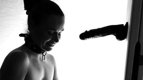 Creature Marie online show from November 28, 2:52 am