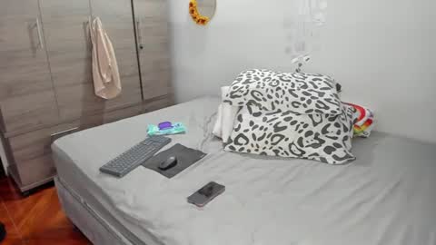 CAMILA SUAREZ online show from July 8, 3:10 am