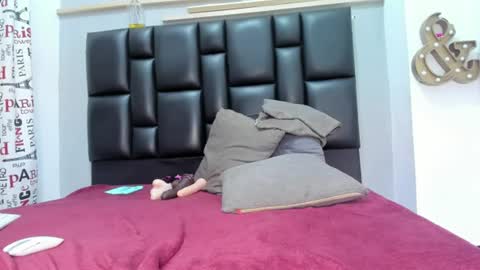 criistal_castro online show from June 13, 4:01 am