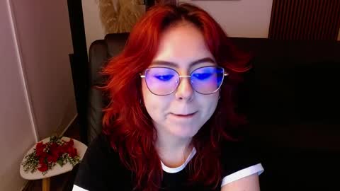 Snapshot of crimson_tati chatting on March 7, 10:24 am Tatiana online show from March 7, 10:24 am