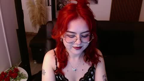 Snapshot of crimson_tati chatting on March 12, 7:24 am Tatiana online show from March 12, 7:24 am