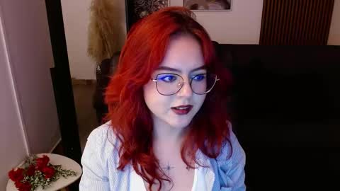 Snapshot of crimson_tati chatting on February 23, 7:17 pm Tatiana online show from February 23, 7:17 pm