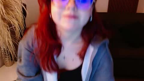 Snapshot of crimson_tati chatting on February 11, 8:37 am Tatiana online show from February 11, 8:37 am