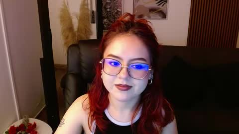 Snapshot of crimson_tati chatting on March 2, 7:10 am Tatiana online show from March 2, 7:10 am