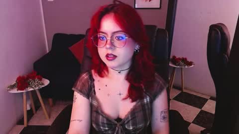 Snapshot of crimson_tati chatting on February 28, 11:23 pm Tatiana online show from February 28, 11:23 pm