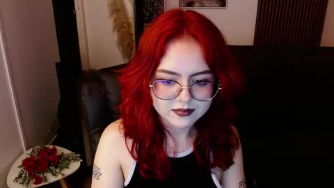 Snapshot of crimson_tati chatting on March 8, 8:11 am Tatiana online show from March 8, 8:11 am
