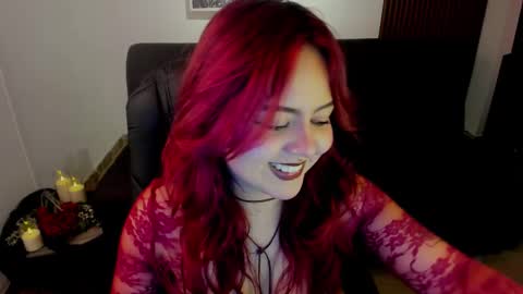 Snapshot of crimson_tati chatting on October 12, 4:49 am Tatiana online show from October 12, 4:49 am