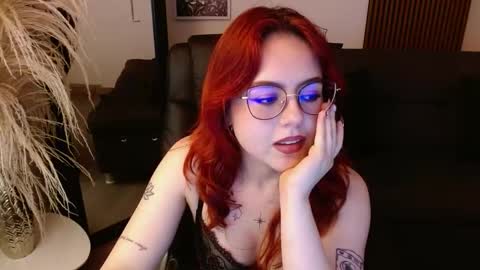Snapshot of crimson_tati chatting on February 5, 6:13 am Tatiana online show from February 5, 6:13 am