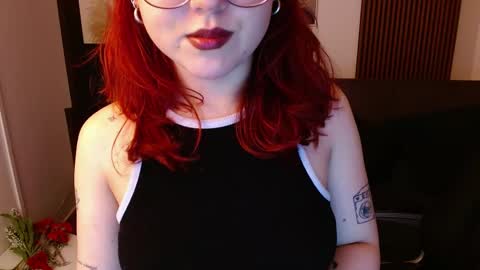 Snapshot of crimson_tati chatting on March 2, 10:14 am Tatiana online show from March 2, 10:14 am