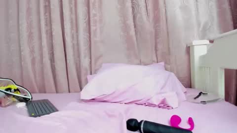 cris_dulce online show from April 29, 7:51 pm