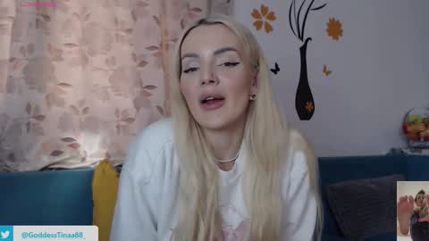 Snapshot of cris_tinne chatting on October 5, 1:51 pm cris_tinne online show from October 5, 1:51 pm