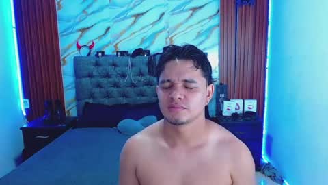 CRISANDMERY online show from August 1, 5:09 am
