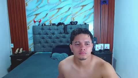 CRISANDMERY online show from August 3, 3:30 am