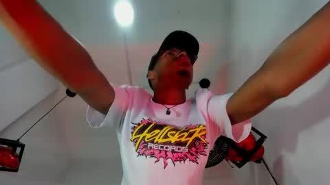 criss_zuri online show from April 23, 12:02 pm