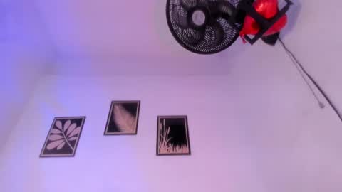 criss_zuri online show from July 28, 6:20 pm