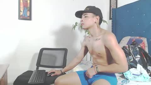 crissexi3 online show from April 1, 2:03 pm