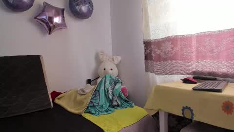 Snapshot of cristal_18xxx chatting on October 16, 12:49 pm Cristal online show from October 16, 12:49 pm