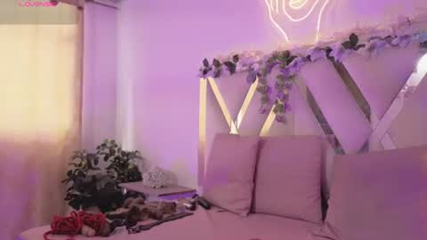 Crystalbroke  online show from June 24, 7:43 pm