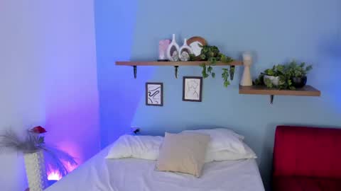 cristalfoxy_ online show from April 29, 8:35 pm