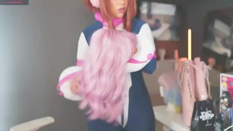 Laura online show from November 28, 7:43 pm