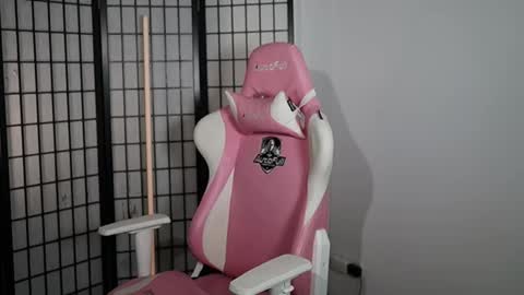 Laura online show from February 3, 2:53 am