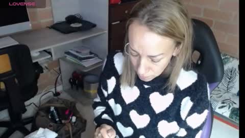 cristina online show from June 17, 2:55 pm